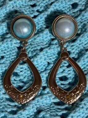 🏰Disney Princess Blue Pearl Teardrop Clip On Earrings Cinderella Rapunzel🩵